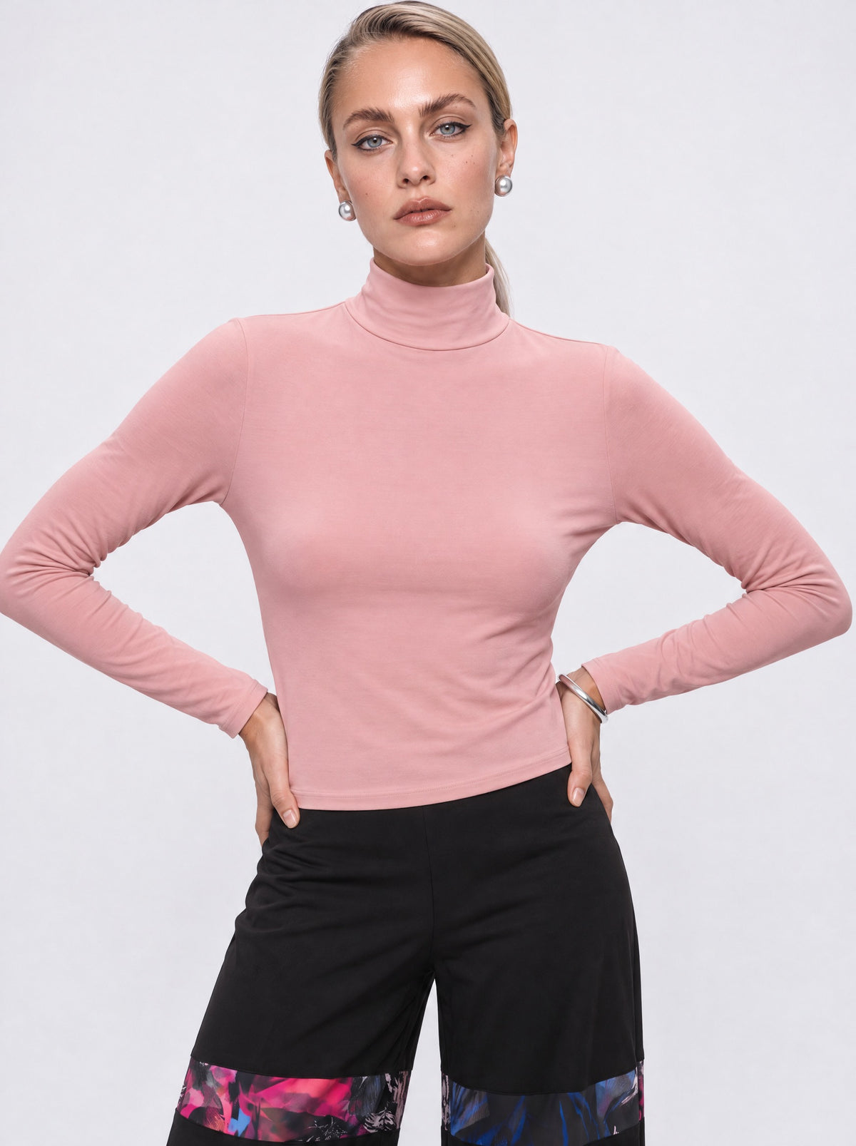 FITTED MOCK-NECK LONG-SLEEVE TOP