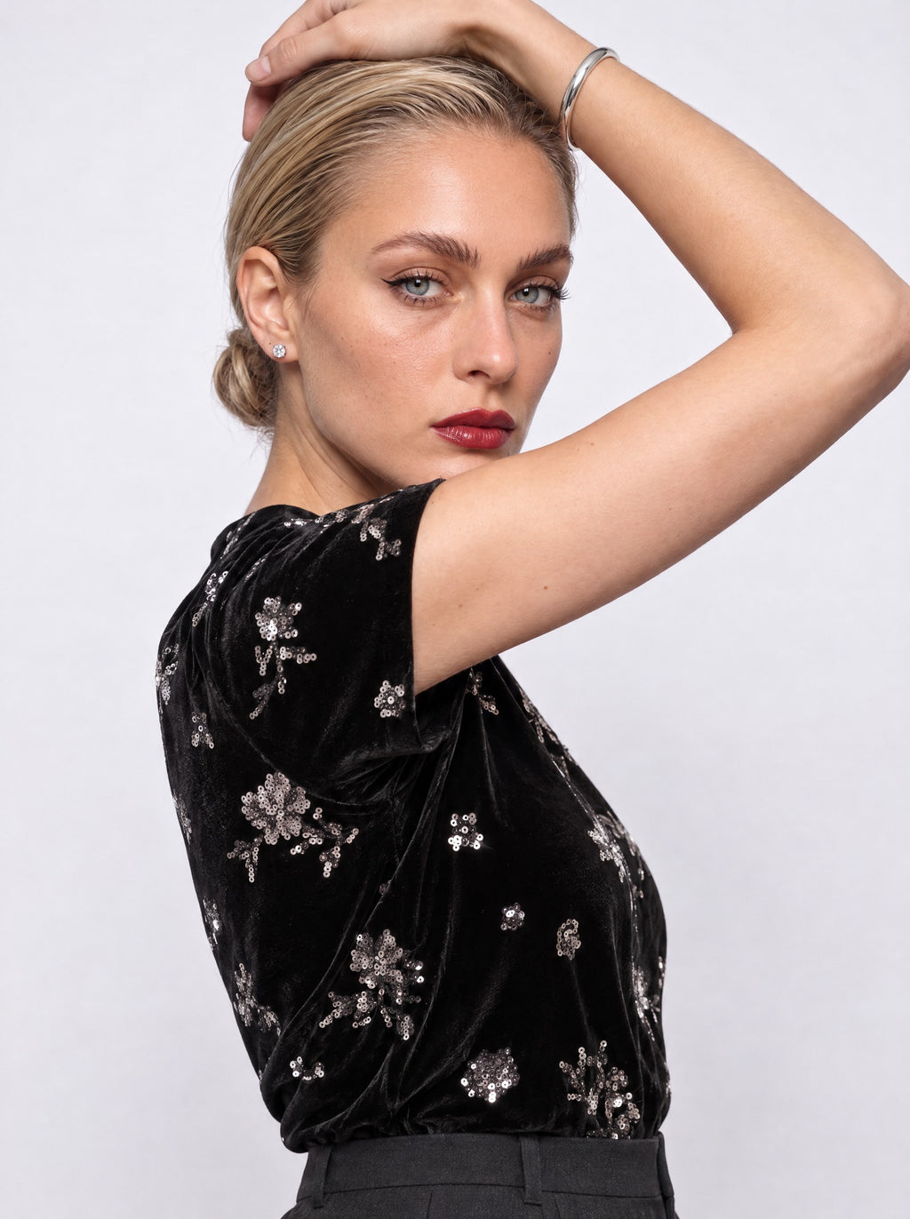 SEQUIN FLORAL VELVET CREW-NECK TOP
