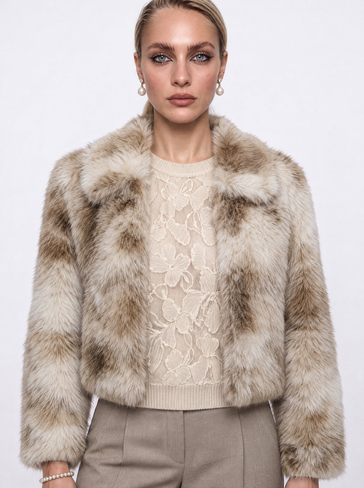 CROPPED FAUX FUR COLLARED JACKET