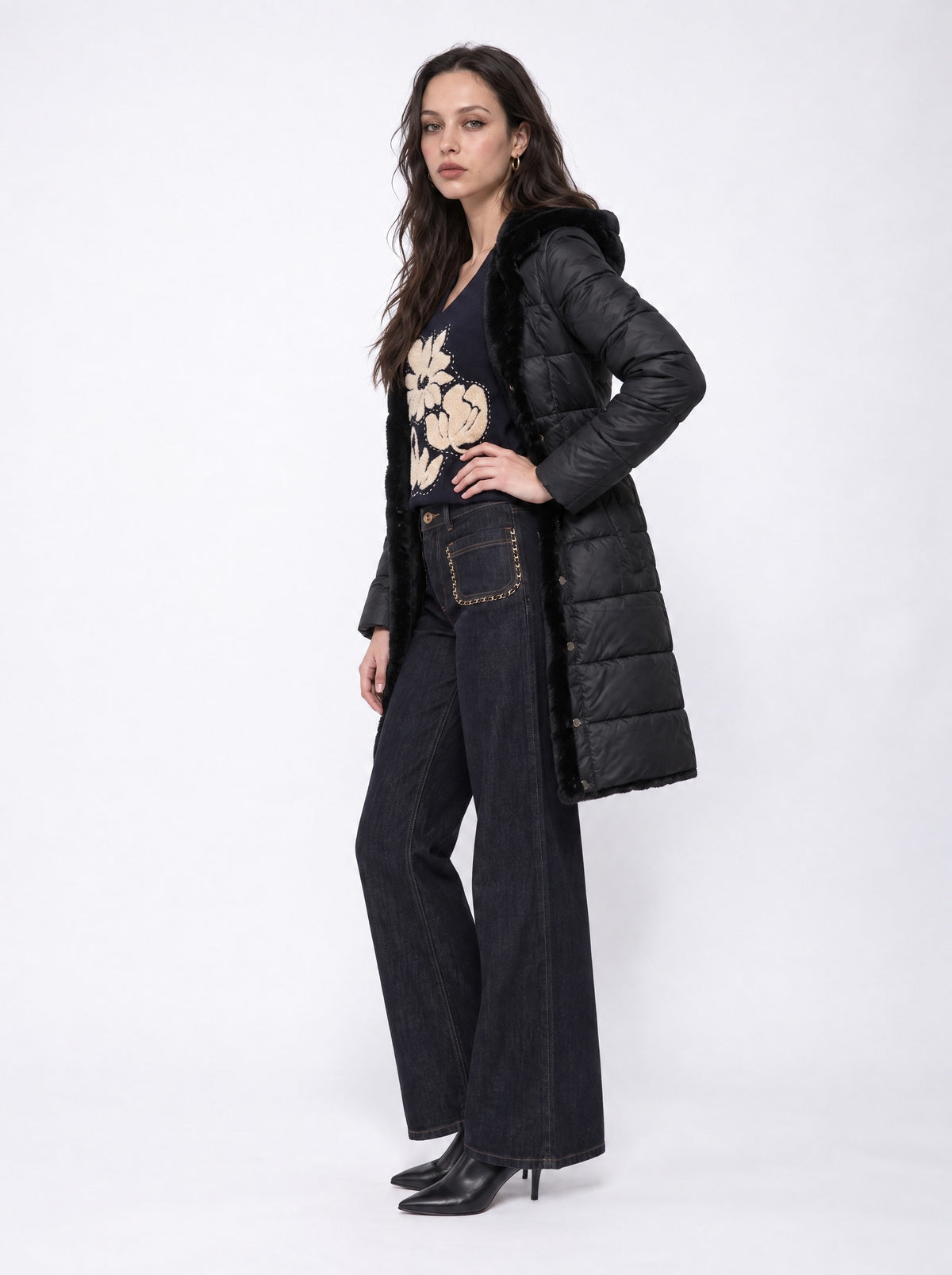 FLORAL BOUCLÉ APPLIQUÉ V-NECK KNIT