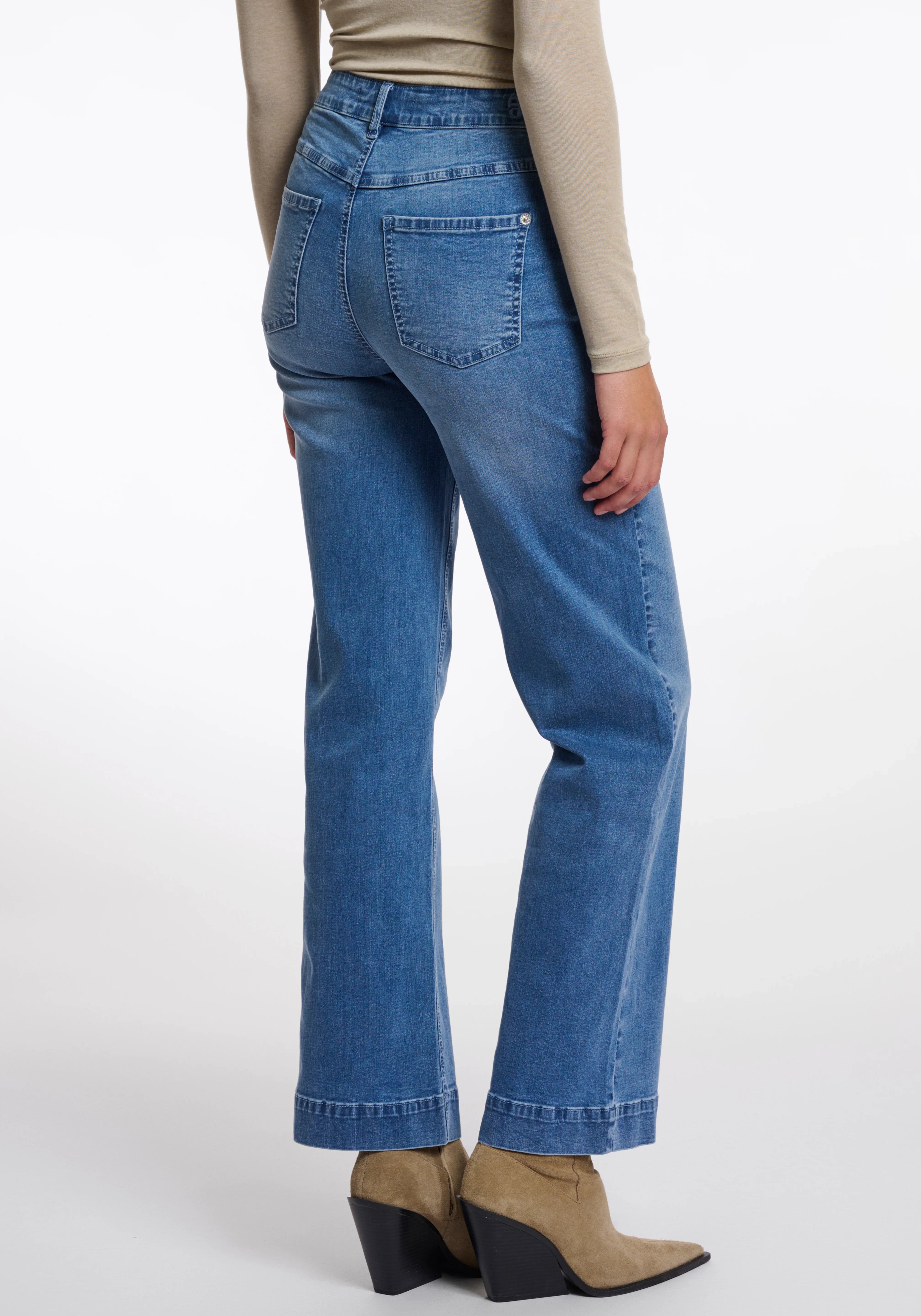 STRAIGHT DENIM JEANS