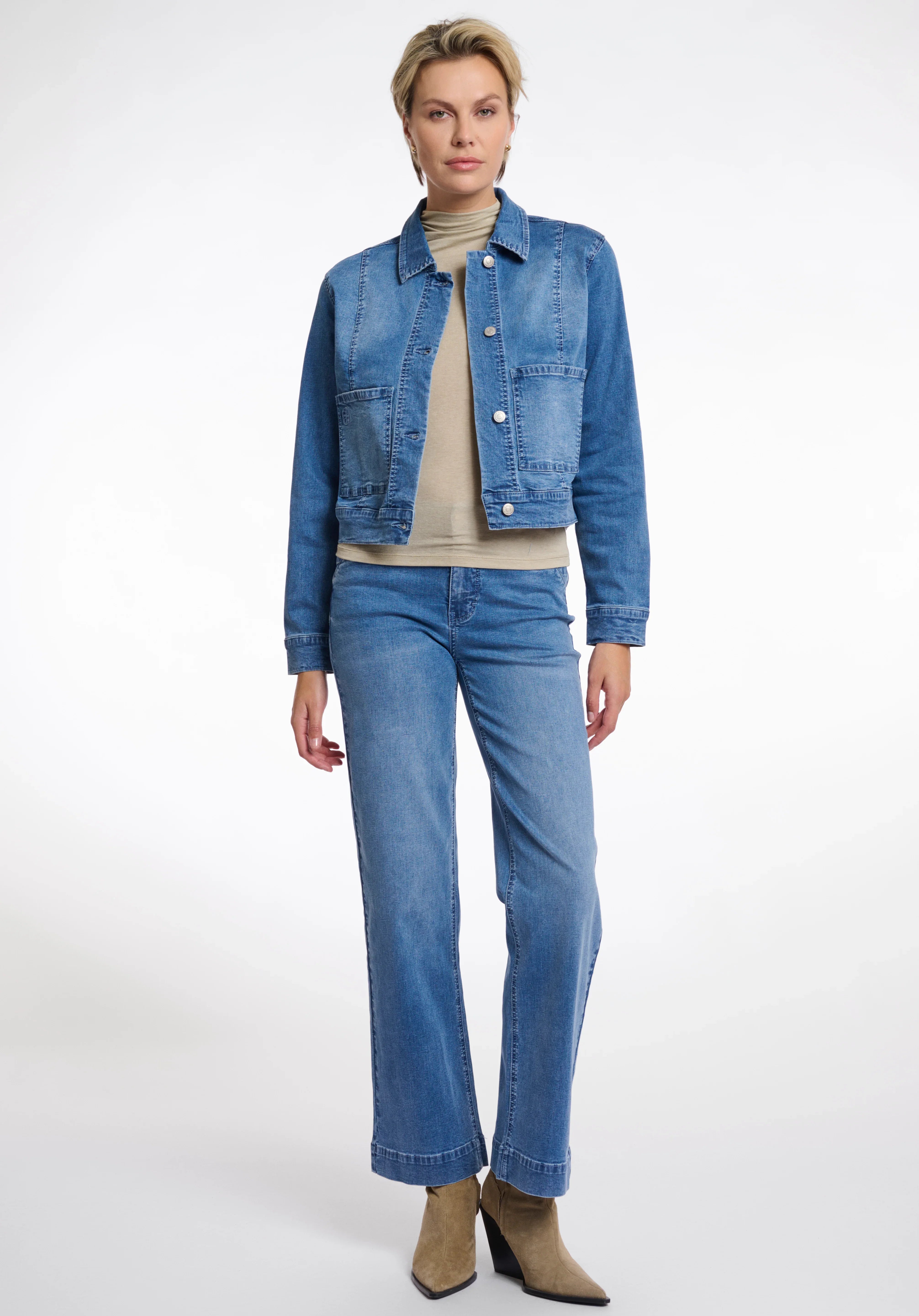 STRAIGHT DENIM JEANS