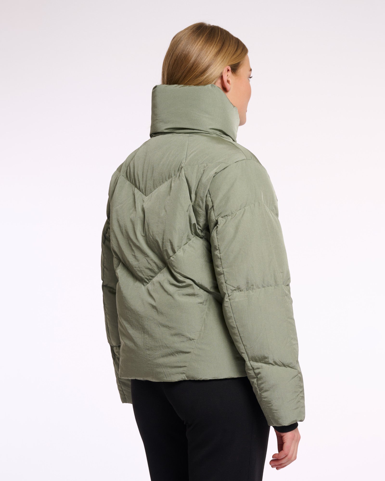 HIGH-COLLAR PADDED JACKET