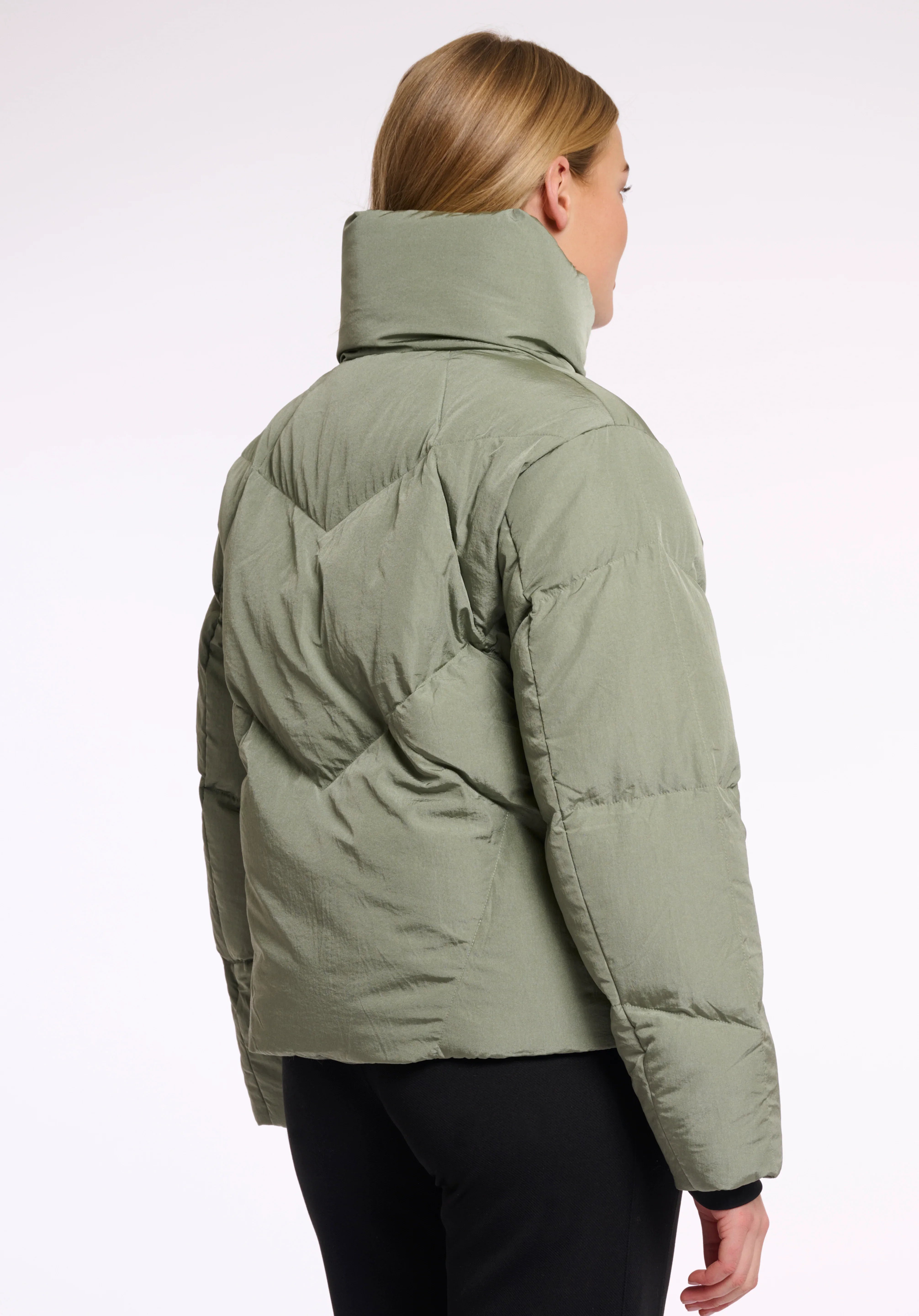 HIGH-COLLAR PADDED JACKET