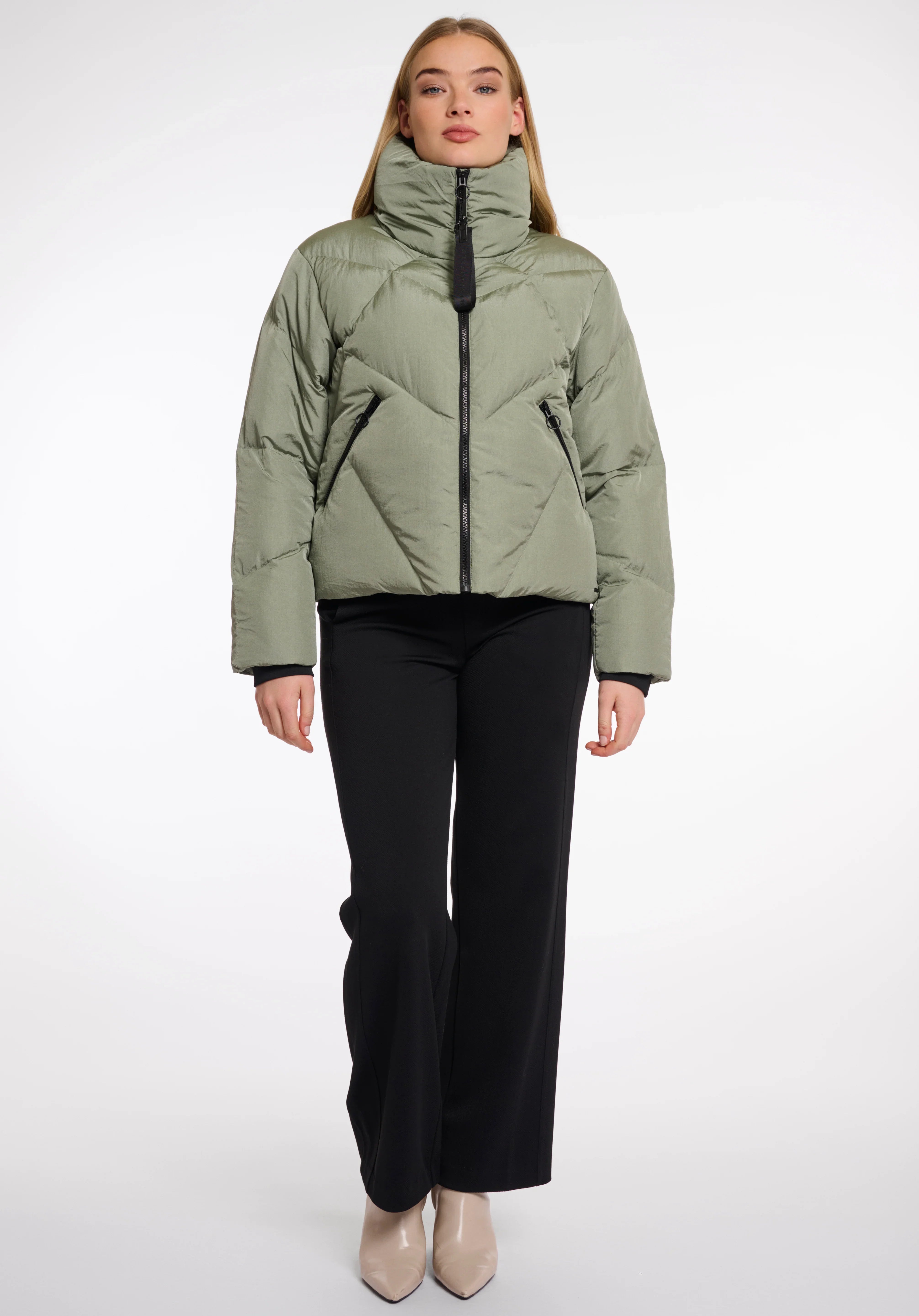 HIGH-COLLAR PADDED JACKET