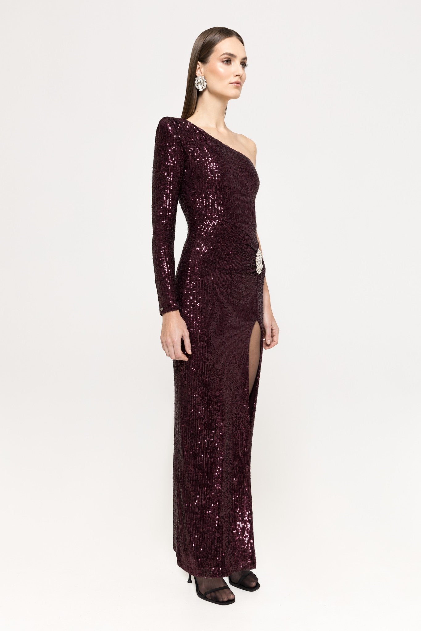 ONE-SHOULDER SEQUIN GOWN
