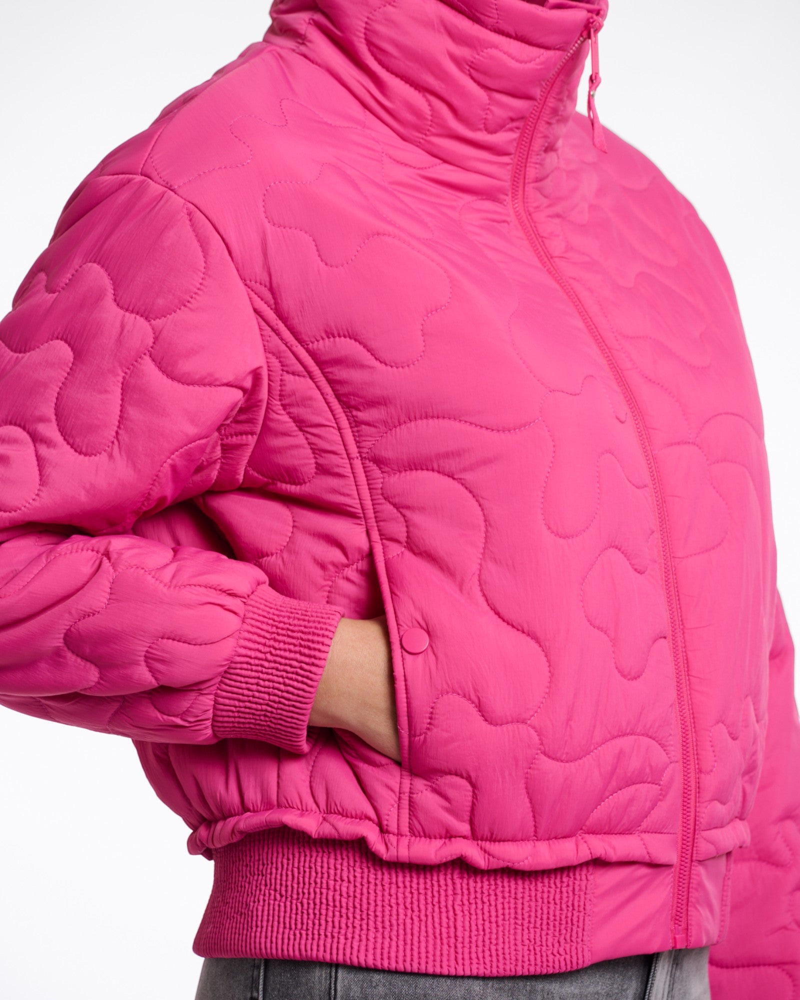 QUILTED CROPPED PUFFER JACKET