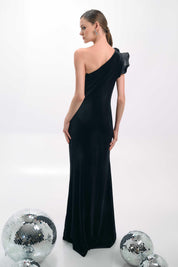 ONE-SHOULDER VELVET GOWN