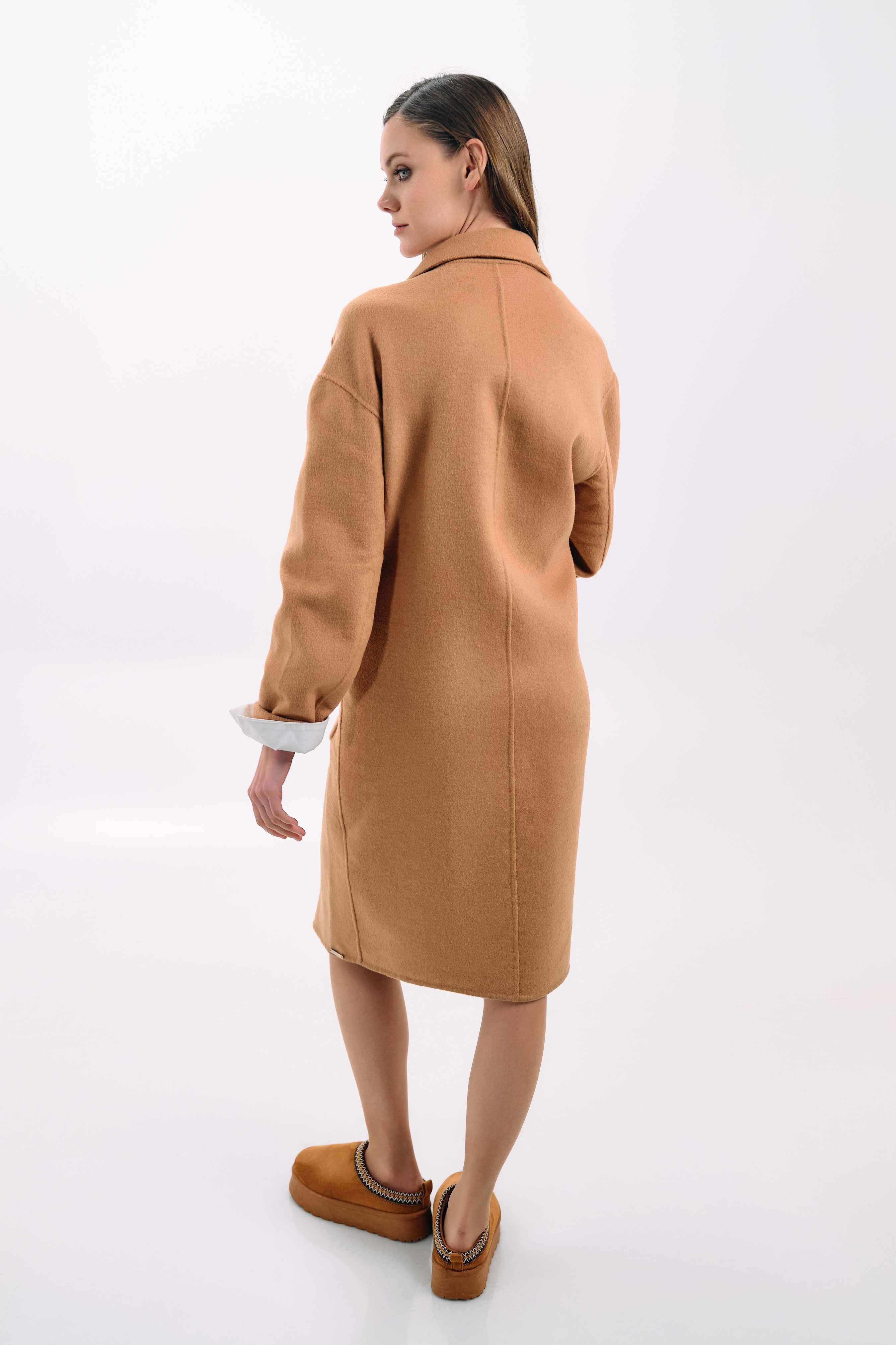 OVERSIZED WOOL COAT