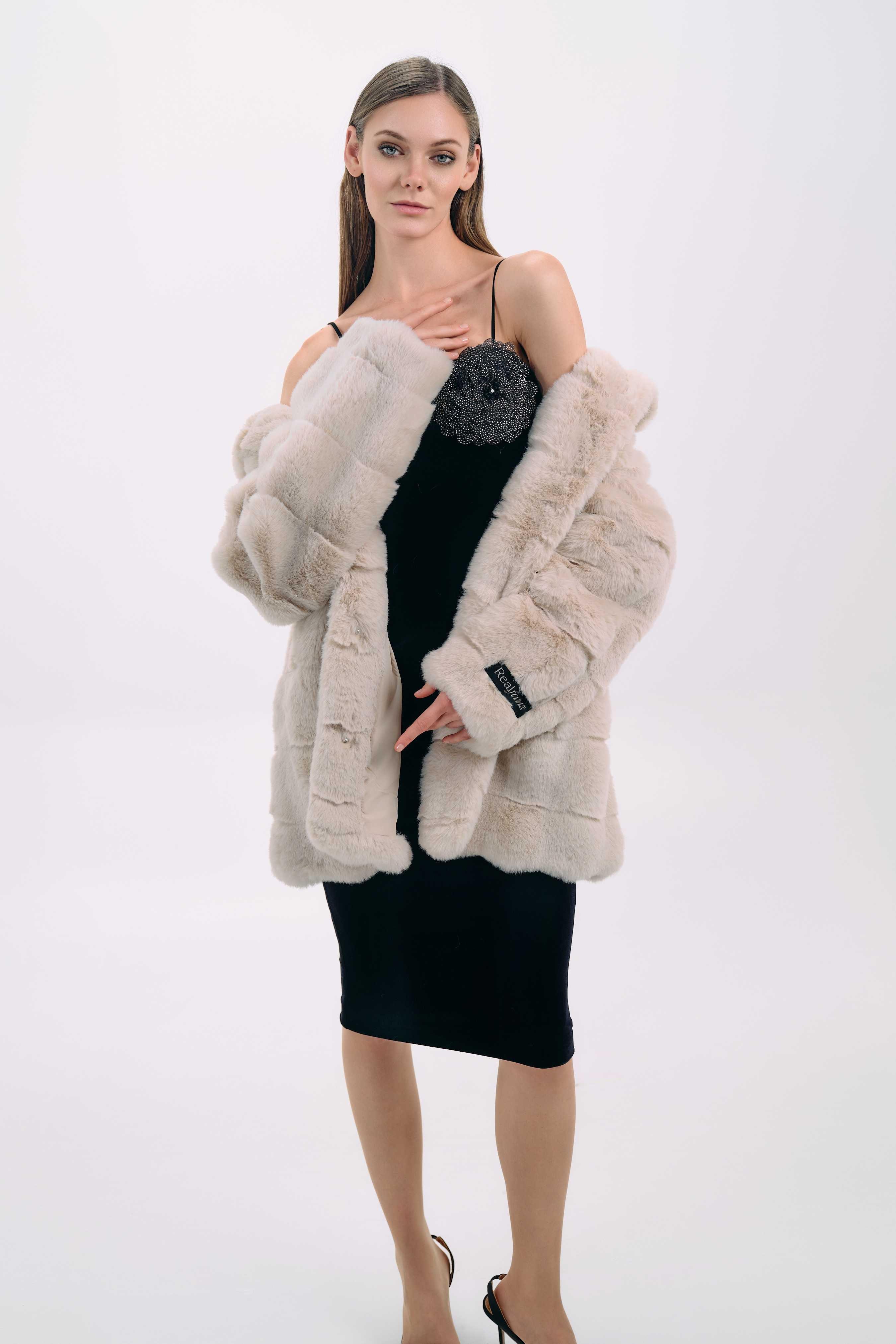 LUXURIOUS FAUX FUR COAT