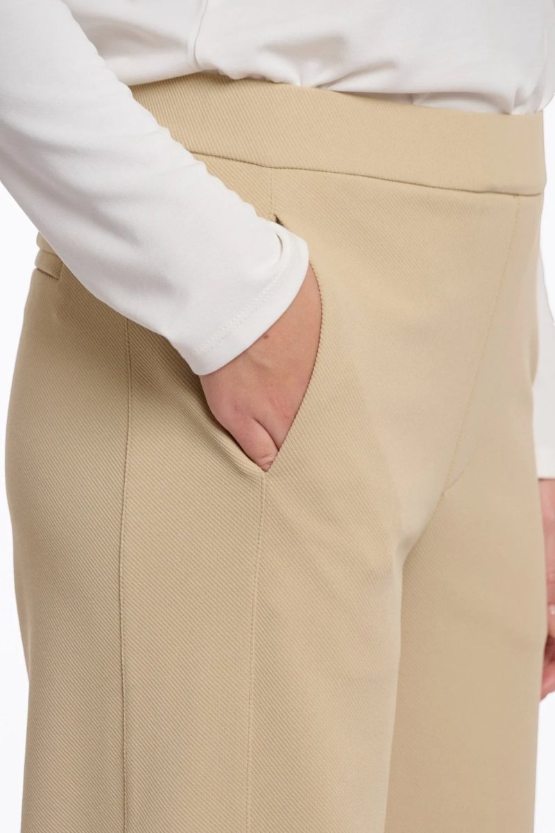CLASSIC STRAIGHT PANTS