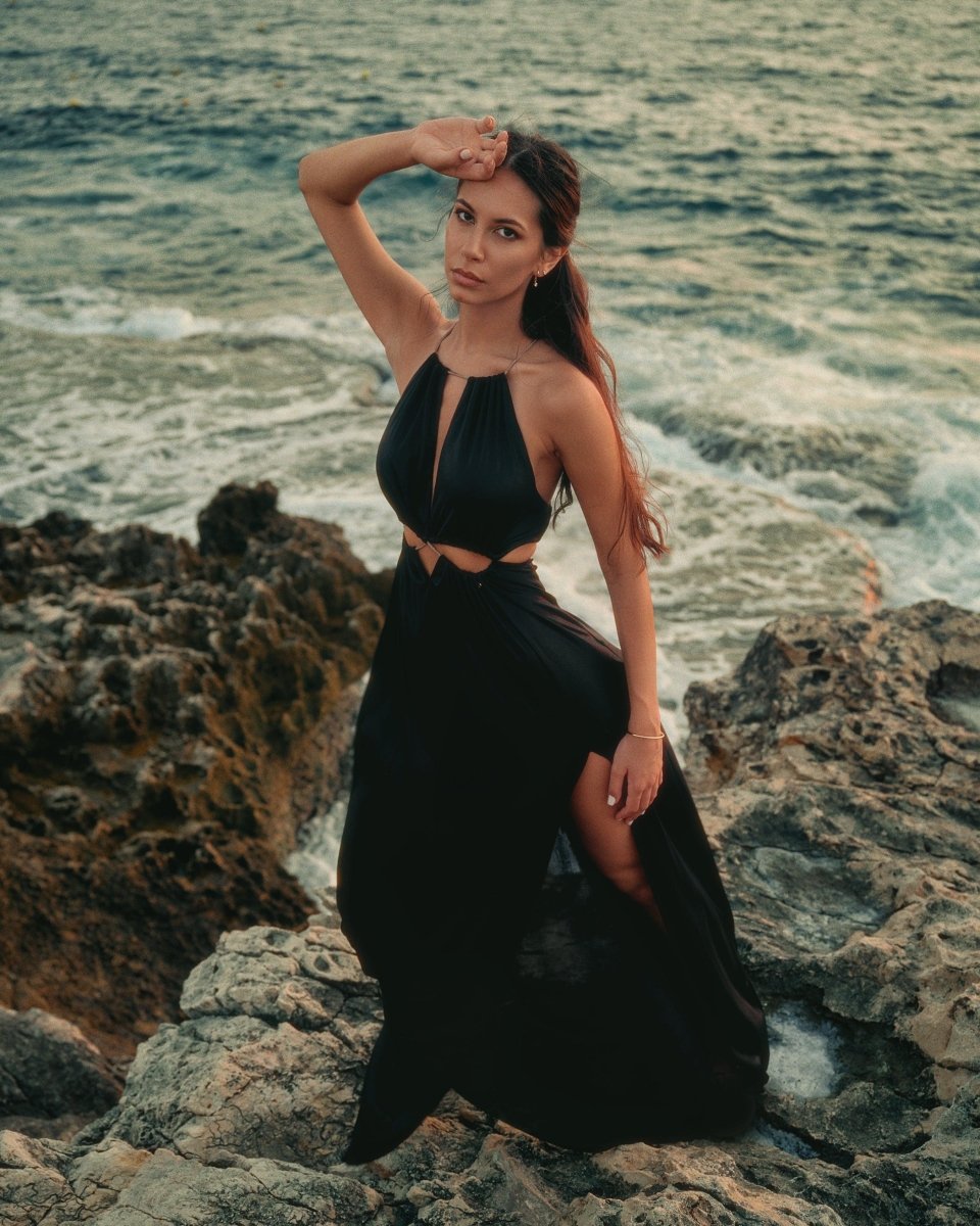 CUTOUT HALTER MAXI DRESS - Nakhle.Ets - Dresses