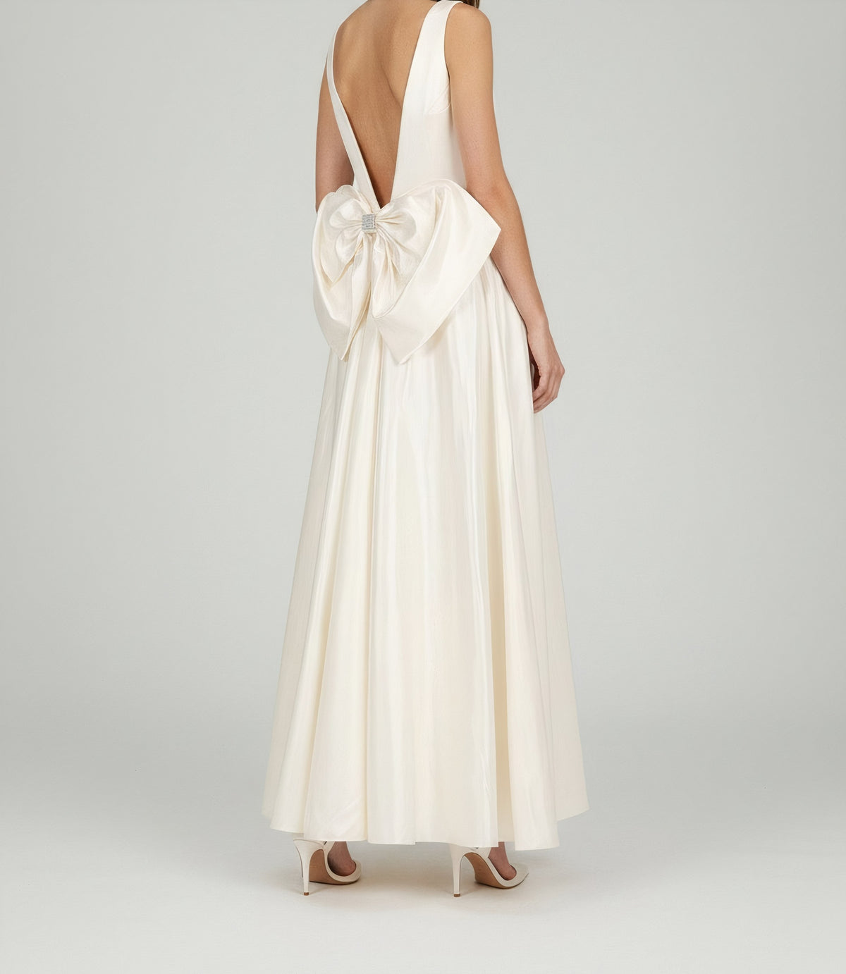 GATHERED SATIN BOW WAIST GOWN