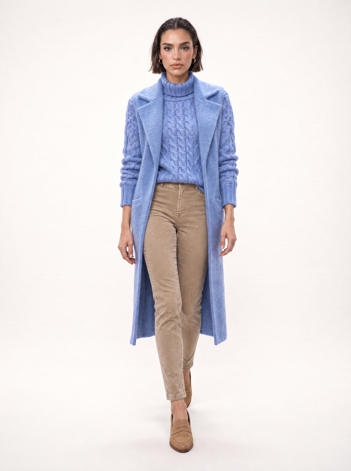 CABLE KNIT TURTLENECK SWEATER