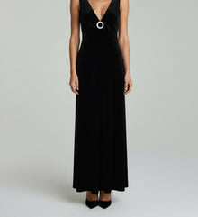 SLEEK MAXI DRESS WITH CRYSTAL BUCKLE