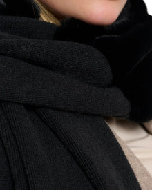 FAUX FUR TRIMMED KNIT SCARF