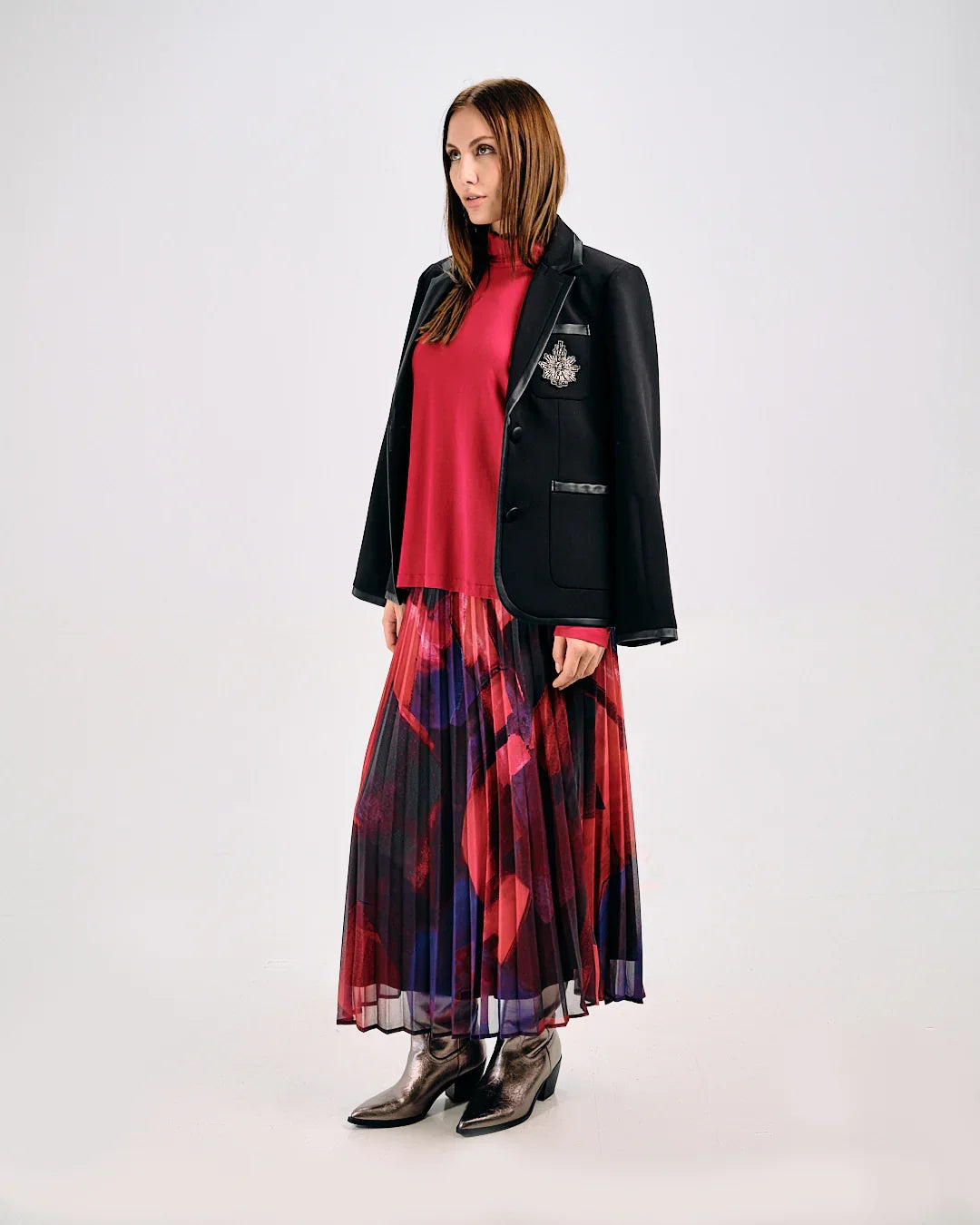 TAILORED BLAZER WITH EMBLEM DETAIL