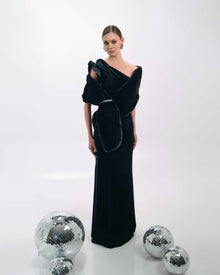 ONE-SHOULDER VELVET GOWN