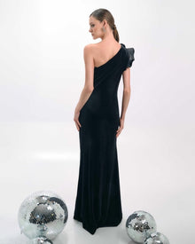 ONE-SHOULDER VELVET GOWN