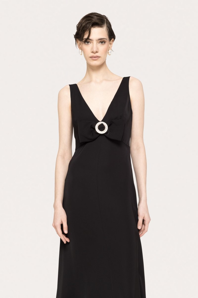 SLEEK MAXI DRESS WITH CRYSTAL BUCKLE - Nakhle.Ets - Dresses