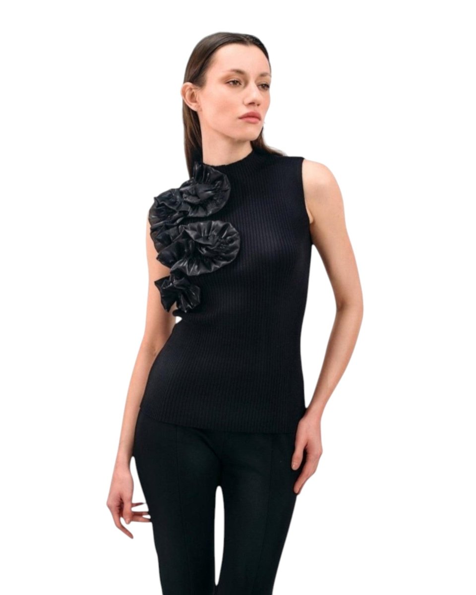 STATEMENT SLEEVELESS TOP