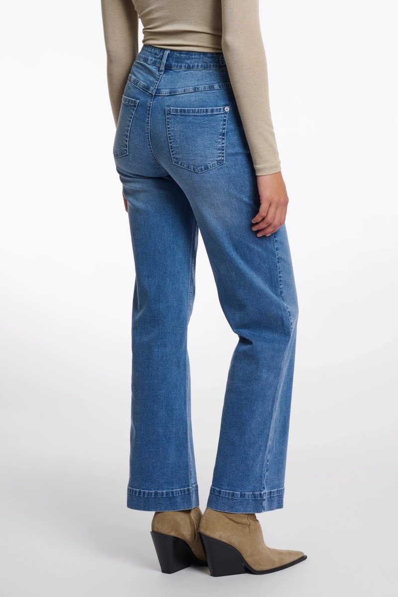 STRAIGHT DENIM JEANS