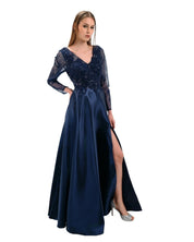 TIMELESS LACE SLEEVE GOWN