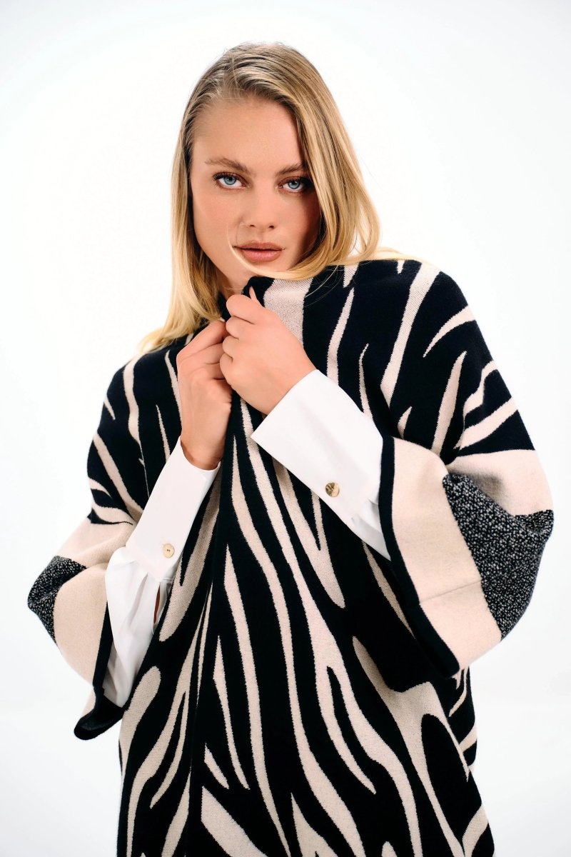 ZEBRA PRINT FRINGED CAPE - Nakhle.Ets - Cardigan