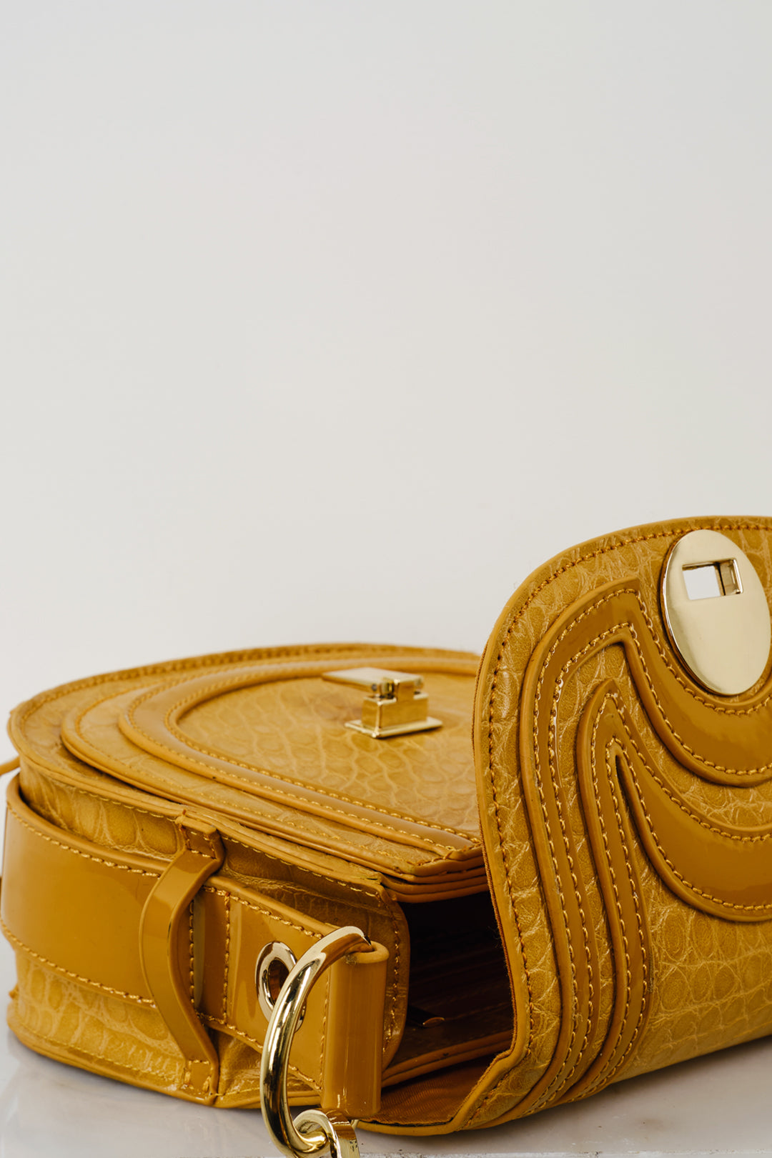 TEXTURED SHOULDER BAG WITH POLISHED BUCKLE