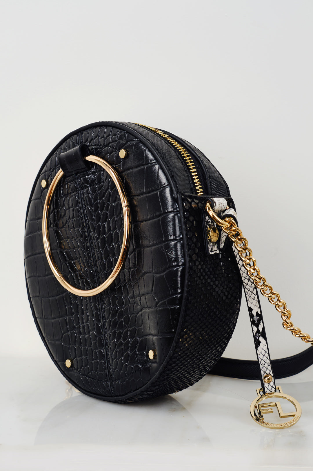 CROC-EFFECT ROUND BAG