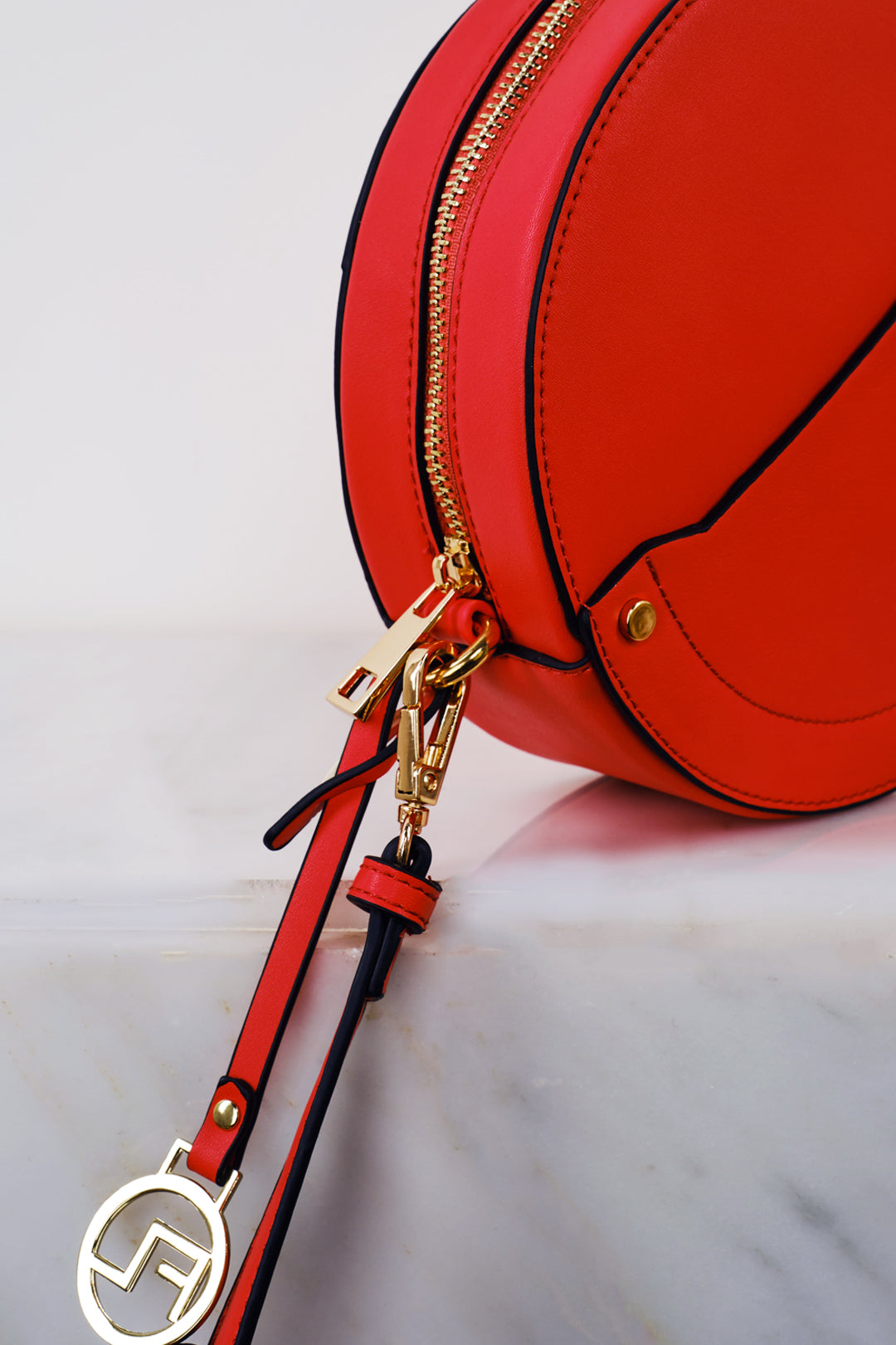 ROUND CROSSBODY BAG